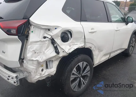 2021 Nissan Rogue Sv Fwd z USA, uszkodzony, nr VIN 5N1AT3BA4MC767742